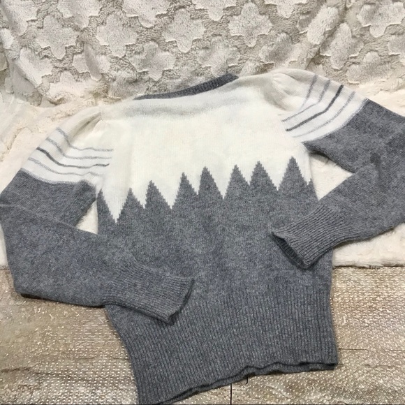 Vintage Dainty 80’s Mohair Winter Design Sweater - Picture 2 of 5